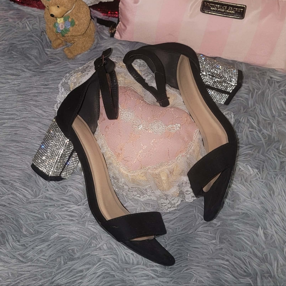 L Lorraine Elegant Black Rhinestone Block Heels 6